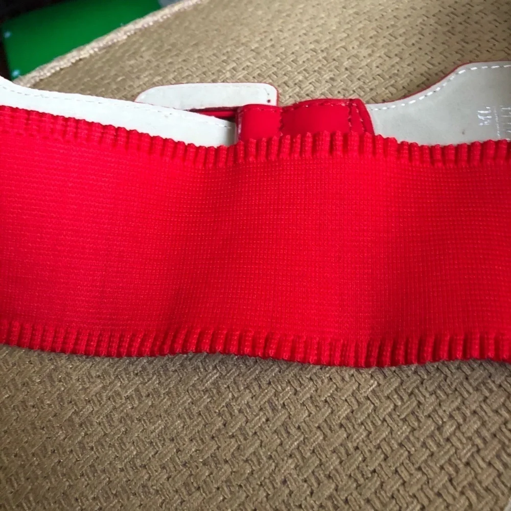 Leather red patent stretch belt M/L